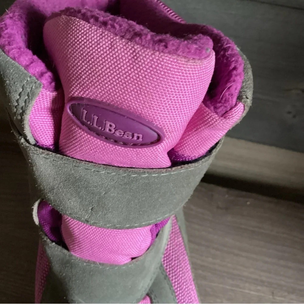 L.L.‎ Bean Kids Pink and Olive Snow Boots